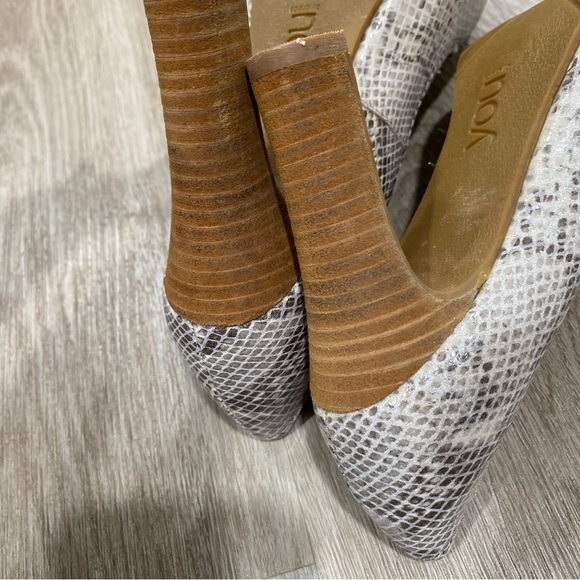 YOU by CROCS Snake Leather Pumps - Picture 6 of 12